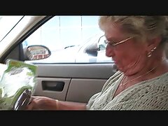 Vídeo de  Follando por papel higiénico (Kylie Rocket)